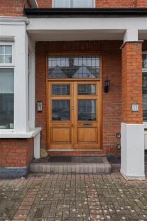 Lyndhurst Drive, E10