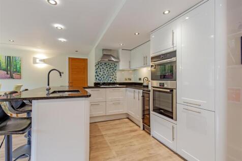 The Stables - Kitchen