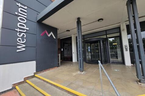 Available from 15th July 2026, this beautifully presented apartment is fully furnished to a high standard and offers comfortable, modern living. The property includes a double bed, study/workspace wit