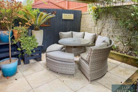 Entertaining area