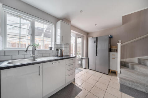 1382407-4-691da24...