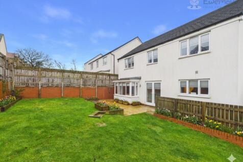 EWEMOVE SOUTH MOLTON - REAR GARDEN