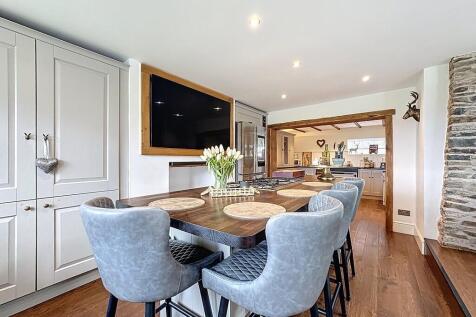 Kitchen breakfast...