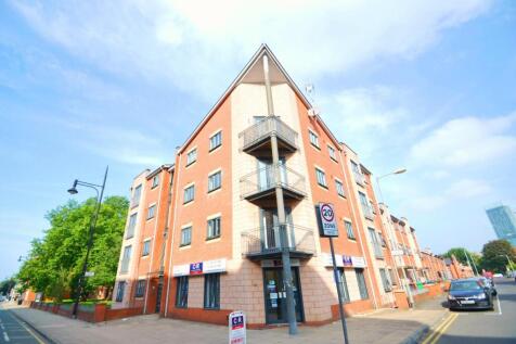 Available 12.09.2026!!Deposit free option available!!C&R HULME delighted to offer this large two bed apartment in the sought after Meridian Square Development of HULME. This two double bedroom ground