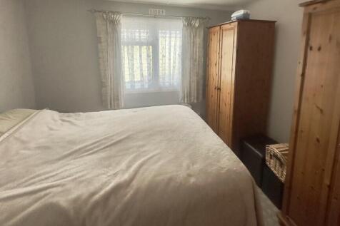 E12D4C6C-B248-4F7...