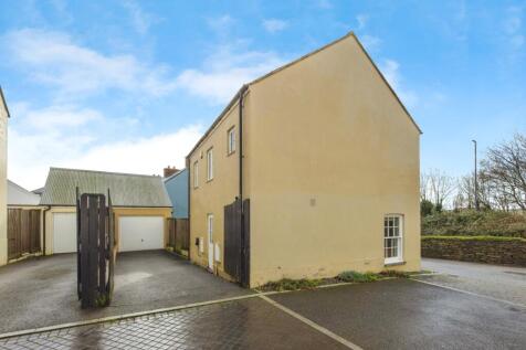 Rear Parking& Garage