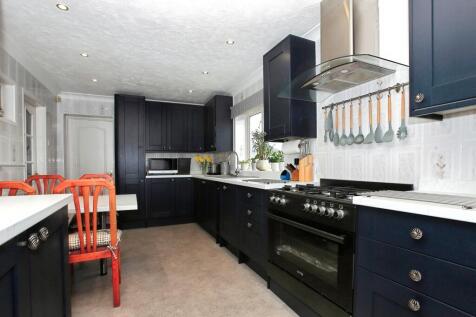 Kitchen /Breakfast Room