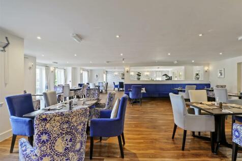 Dining Room. UyTbOuhXvEeTObY1T15RTA.jpg