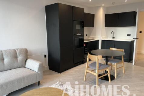Welcome to Vista River Tower, an exquisite apartment located at 1 Trinity Way. This modern one-bedroom apartment offers a perfect blend of comfort and style, making it an ideal choice for individuals