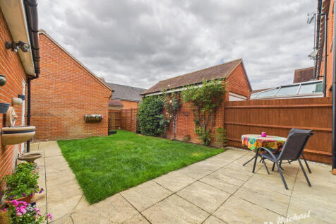 CAM03218G0-PR0735-STILL016