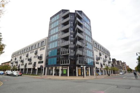 Available 6th of July 2026 Large 4th floor, 2 double bedroom apartment located Hulme with secure parking and lift access. The property consists of a spacious entrance hall, 2 double bedrooms, large lo