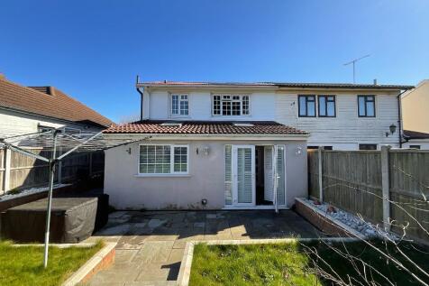 REAR GARDEN approx 70ft