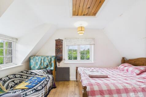 CAM01995G0-PR0326-STILL053