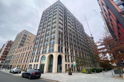 Metra Living are pleased to present a spacious eleventh floor one double bedroom apartment within this sought after The Residence development at Nine Elms. The apartment comprises of a large open plan