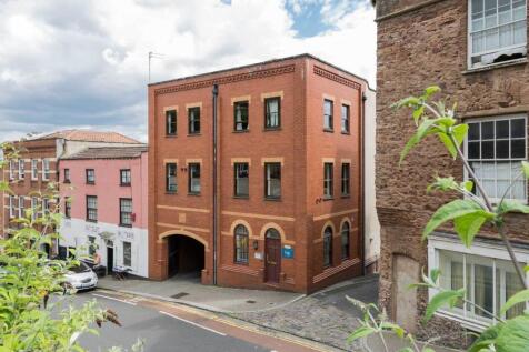 A beautifully appointed 2 double bedroom, unfurnished apartment, offered on an unfurnished basis with secure parking!