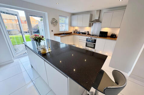 Dining Kitchen.