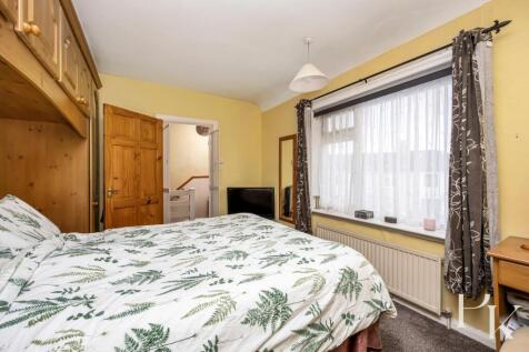 Shelldale Road, 46-017.JPG