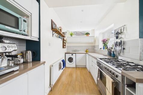 CAM02089G0-PR0541...