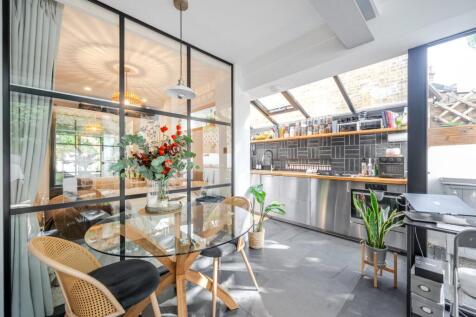 Kinleigh Folkard & Hayward are delighted to present this exceptional one-bedroom garden flat, discreetly nestled on the sought-after Macroom Road.