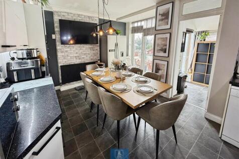 Kitchen/Dining