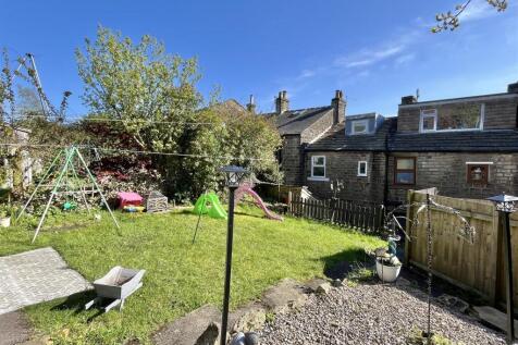 Rear Yard & Communal Gardens