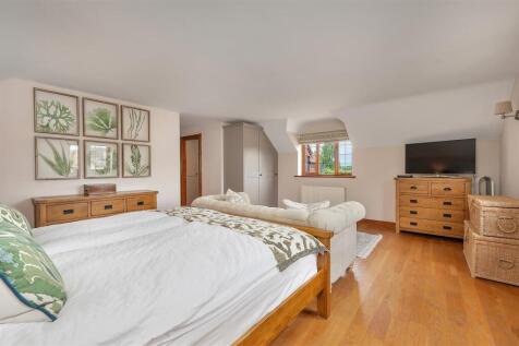 August Lodge PH-69.jpg