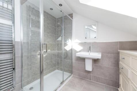 En-Suite Bedroom 1