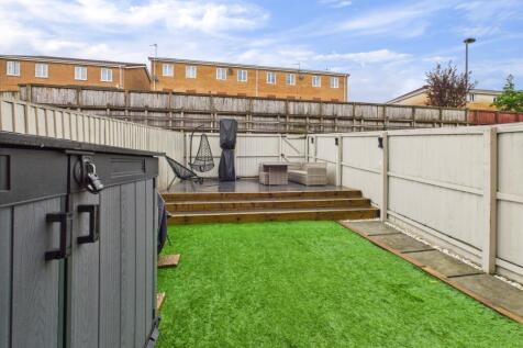 CAM03729G0-PR0079-STILL018