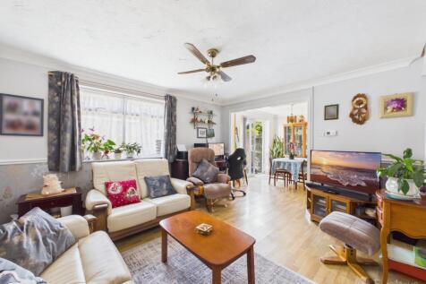Living room- Mark Stephens EweMove Newmarket and S