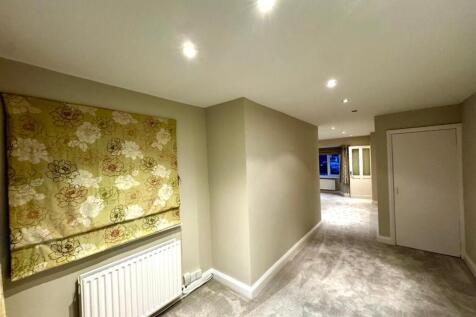 WhatsApp Image 2025-11-21 at 16.18.00 (1).jpeg