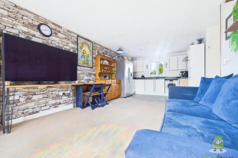 CAM01543G0-PR0151-STILL017