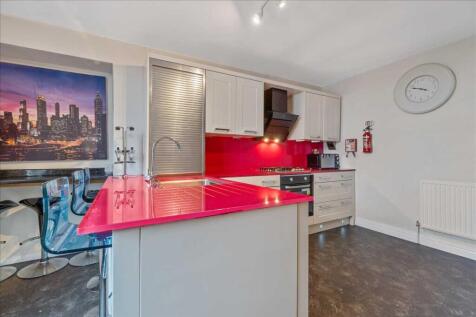 9 Bedroom Terraced in PL1 5DS