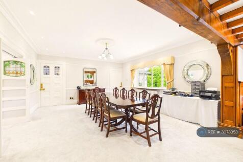 6 Bedroom Detached in GL53 9DA
