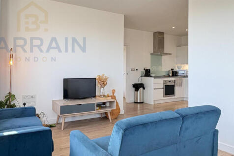 Flat for Sale in Beckton E6 by Barrain london Esta