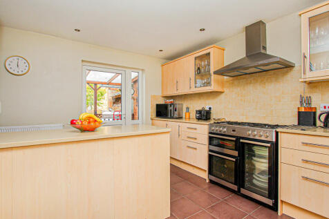 Kitchen/Breakfast...