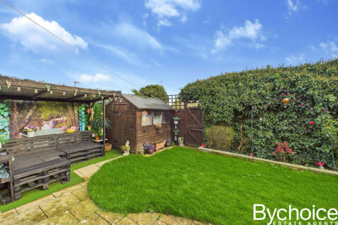 CAM05454G0-PR0090-STILL029