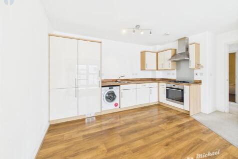 CAM03852G0-PR0295-STILL007