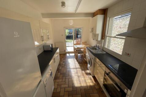 158-KITCHEN.jpg