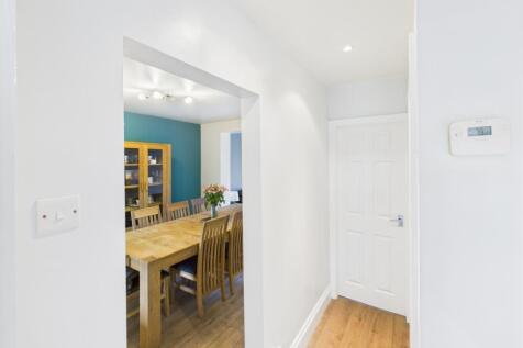 CAM04233G0-PR0021-STILL018