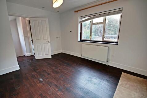 44 Bowness Crescent - Bedroom 2-door