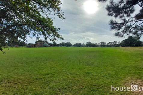 Nearby Kings Park...