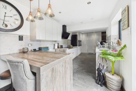 Kitchen/Breakfast Area
