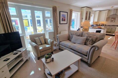 Sitting Room to Kitchen