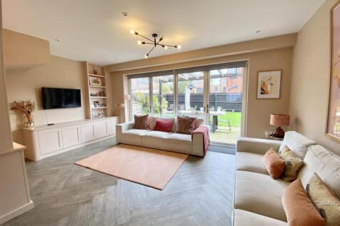 Dalgleighs Cres-5.jpg