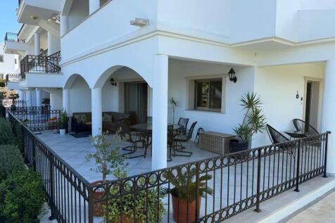 Luxury Corner Ground Floor 3 Bedroom Apartment, Fully Furnished with Title Deed and VAT Paid Image 9999 1