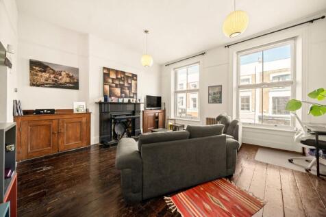 A unique two-bedroom duplex apartment extending to over 1,000 sq ft, recently redecorated throughout and finished to a high standard. The property benefits from wooden flooring throughout, impressive