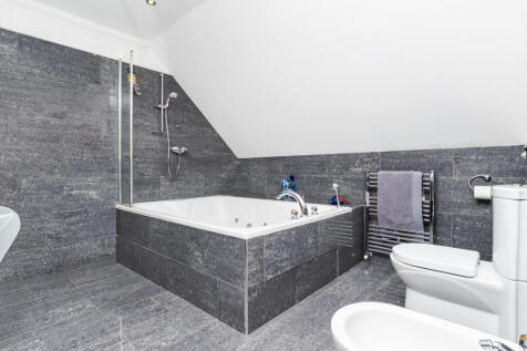 5 bed, 5 bath Detached in Glasgow - Photo 41
