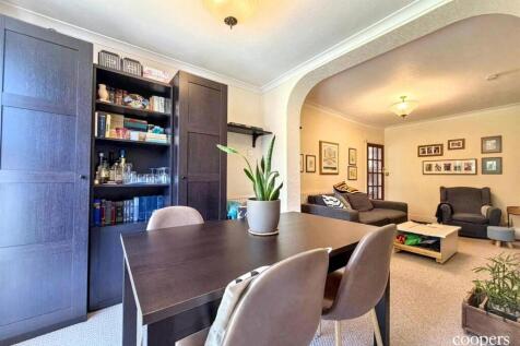 Dining Area 2.jpg