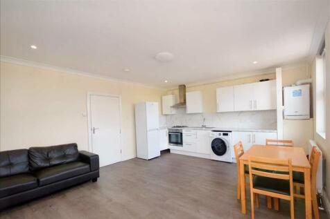 Available from 24th July 2026 I Excellent Location I One Double Bedroom I Next Step Estates are pleased to offer this delightful one double bedroom apartment to the market. The property is presented i