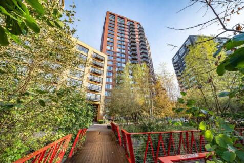 ZERO DEPOSIT AVAILABLE. LONG LET. Situated on the 6th floor of a modern apartment block, this bright and spacious studio room offers a comfortable living area with space for a double bed and a lovely